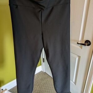 ALO Yoga Black Leggings for Versatile Comfort